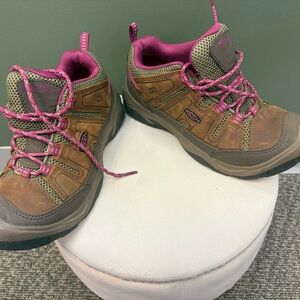 KEEN Women's Lace Up Boots - Brown and Pink